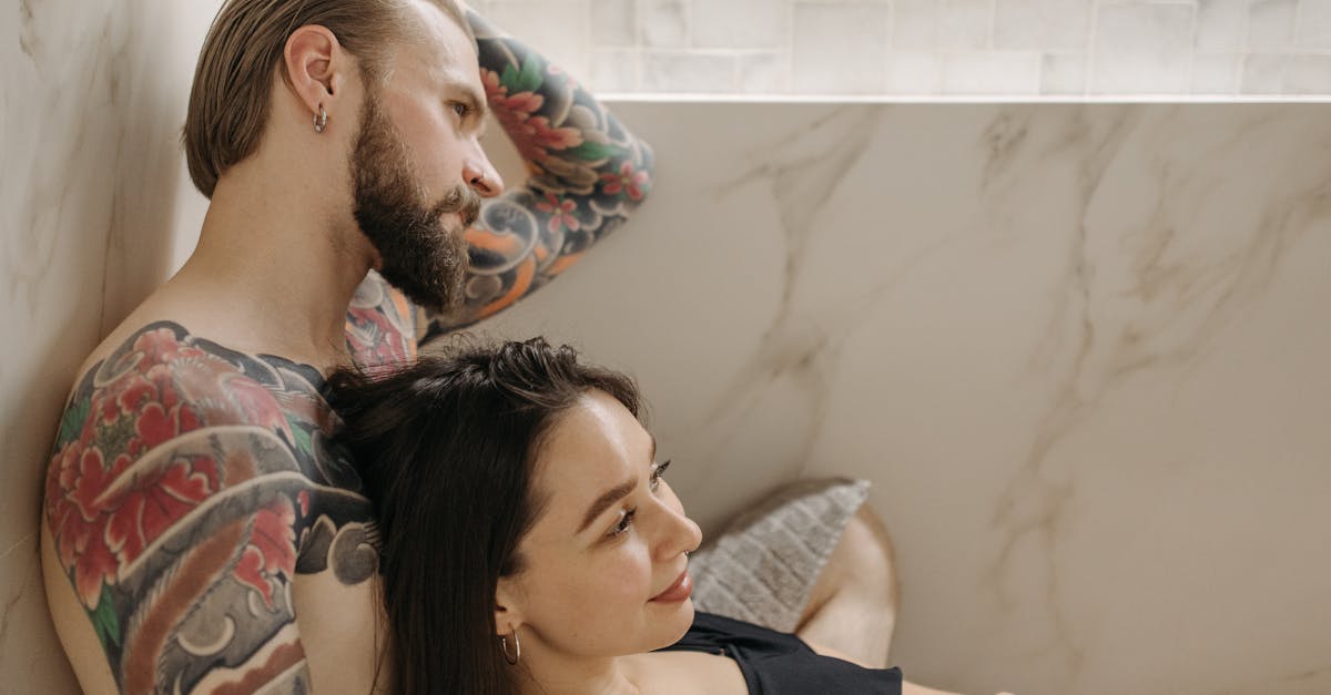 découvrez l'univers des tatouages : styles, inspirations, conseils et tendances pour exprimer votre personnalité à travers l'art corporel.